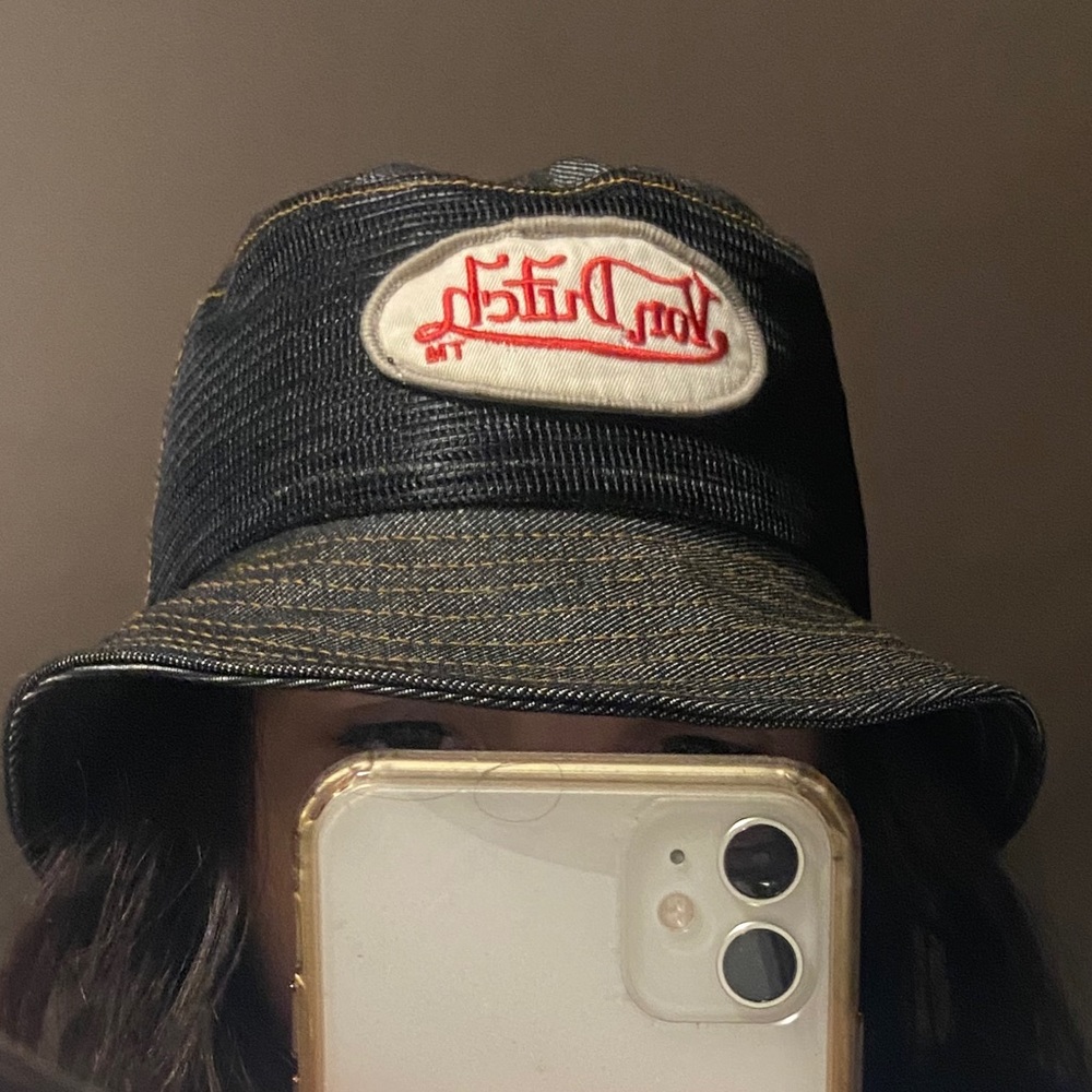 Von Dutch bucket hat